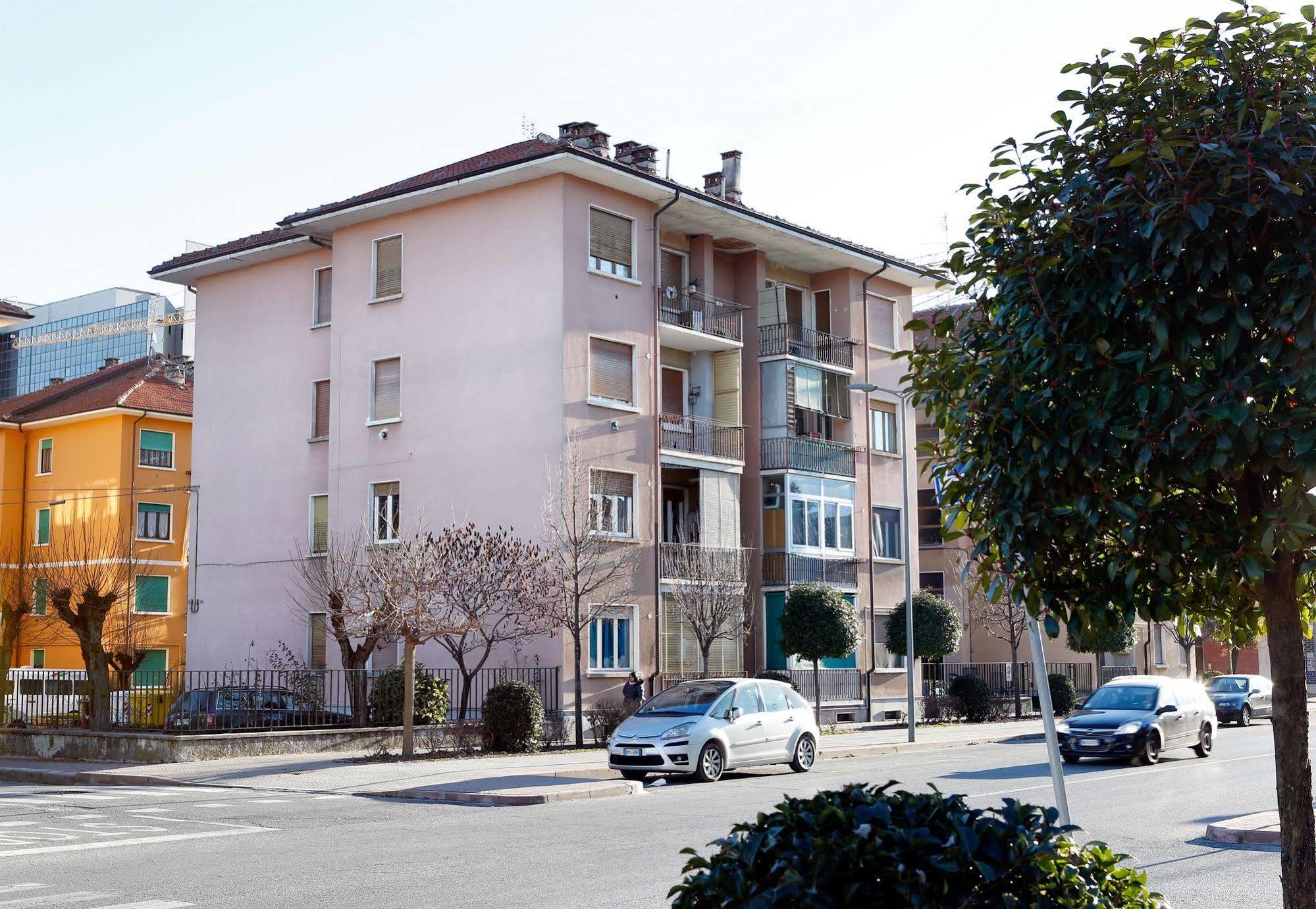 B&B Il Rosso E Il Blu Cuneo Luaran gambar