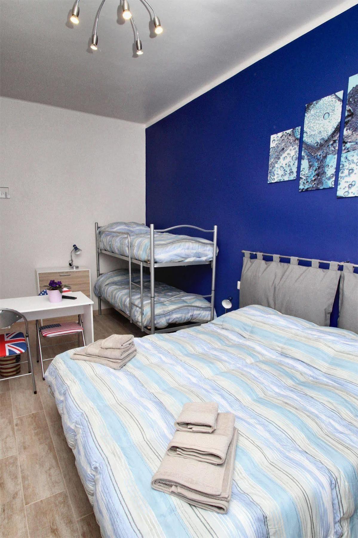 B&B Il Rosso E Il Blu Cuneo Luaran gambar