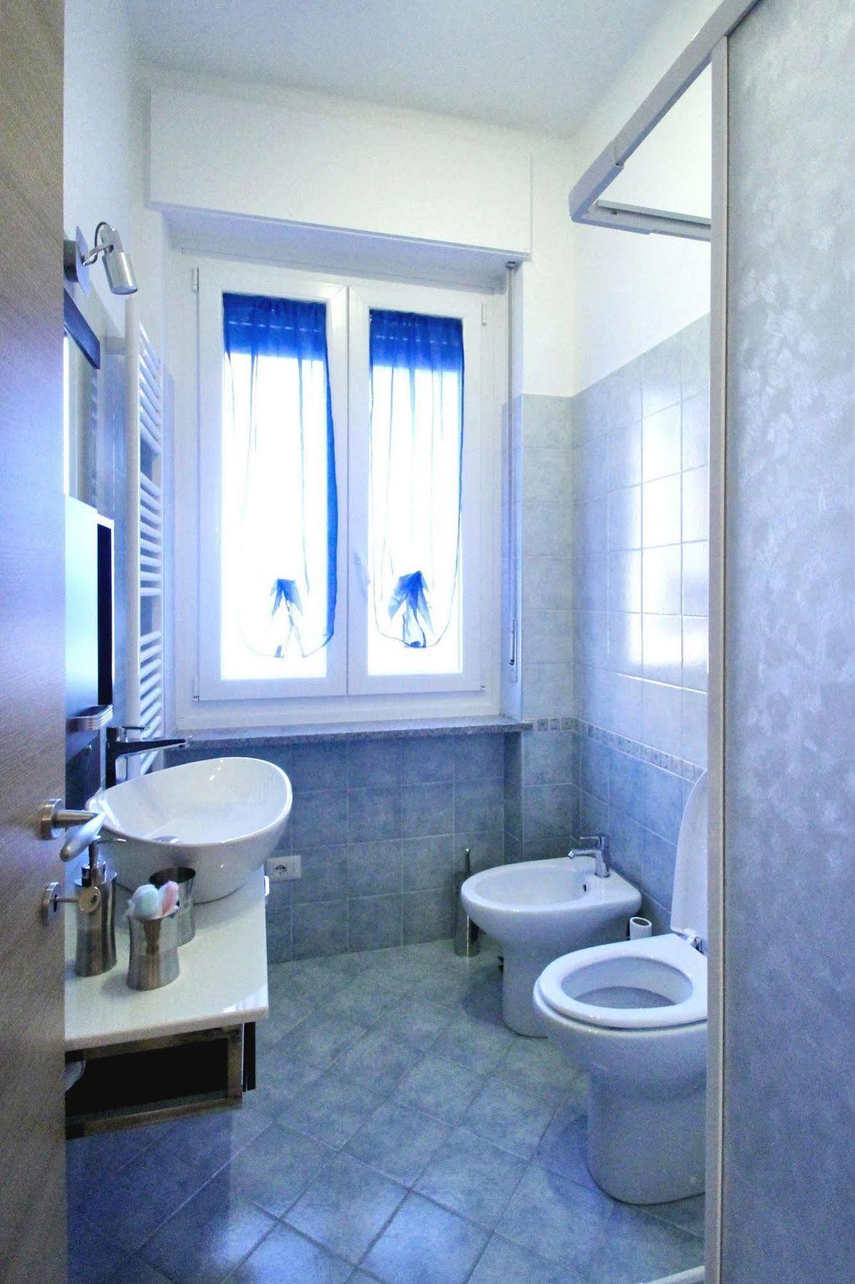 B&B Il Rosso E Il Blu Cuneo Luaran gambar