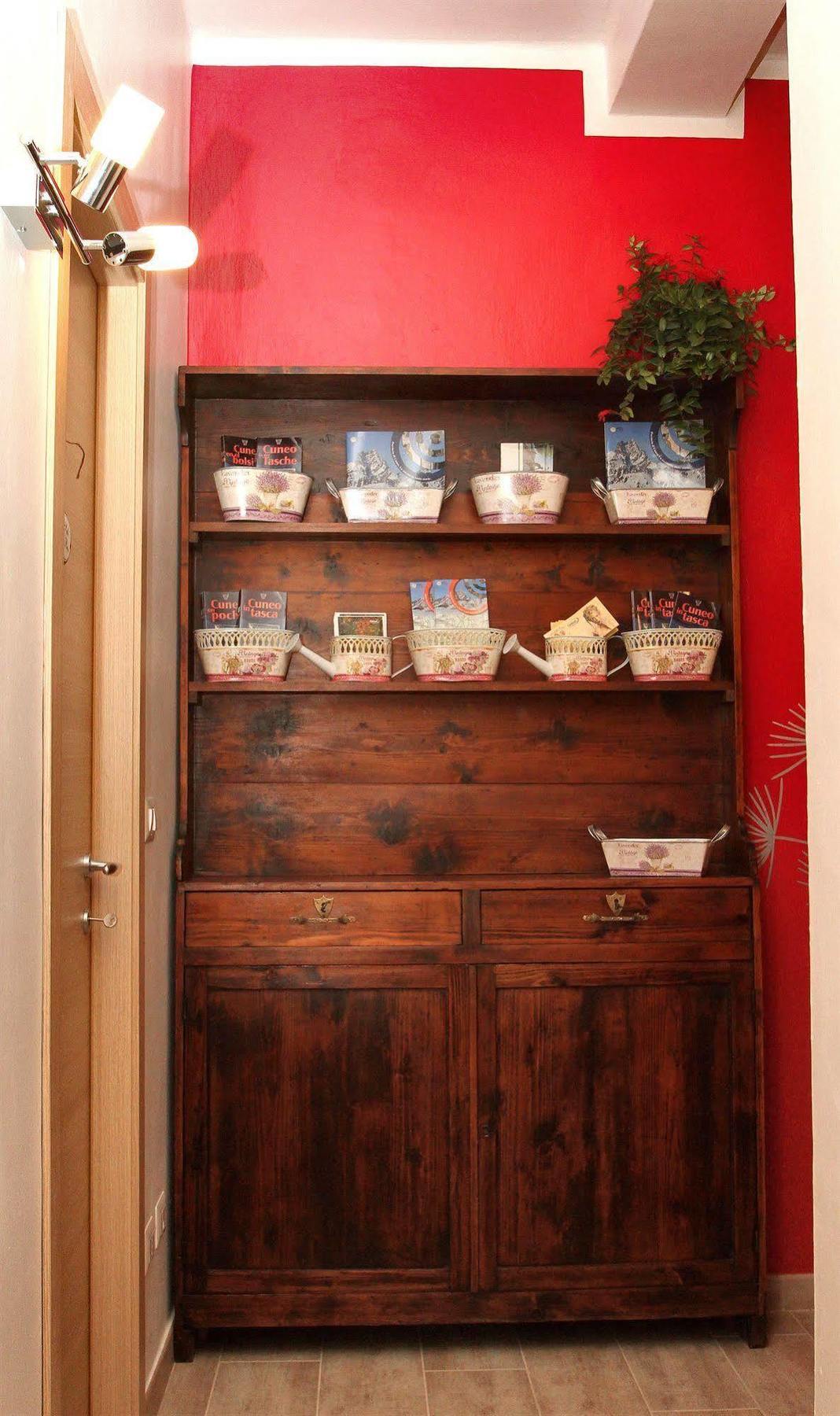 B&B Il Rosso E Il Blu Cuneo Luaran gambar